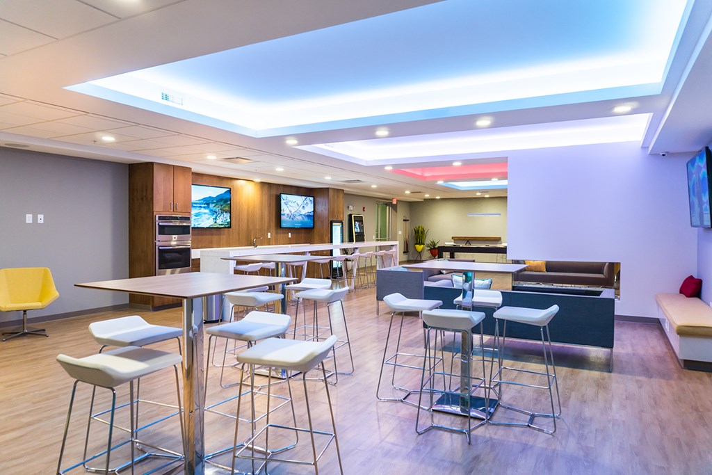 Entertainment lounge exclusive to Four Seasons 4