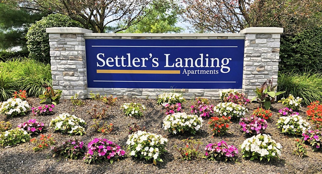 Settler's Landing Apartments entrance