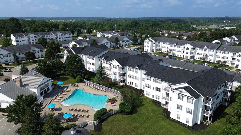 Aerial view of Settler's Landing Apartments in Streetsboro, Ohio