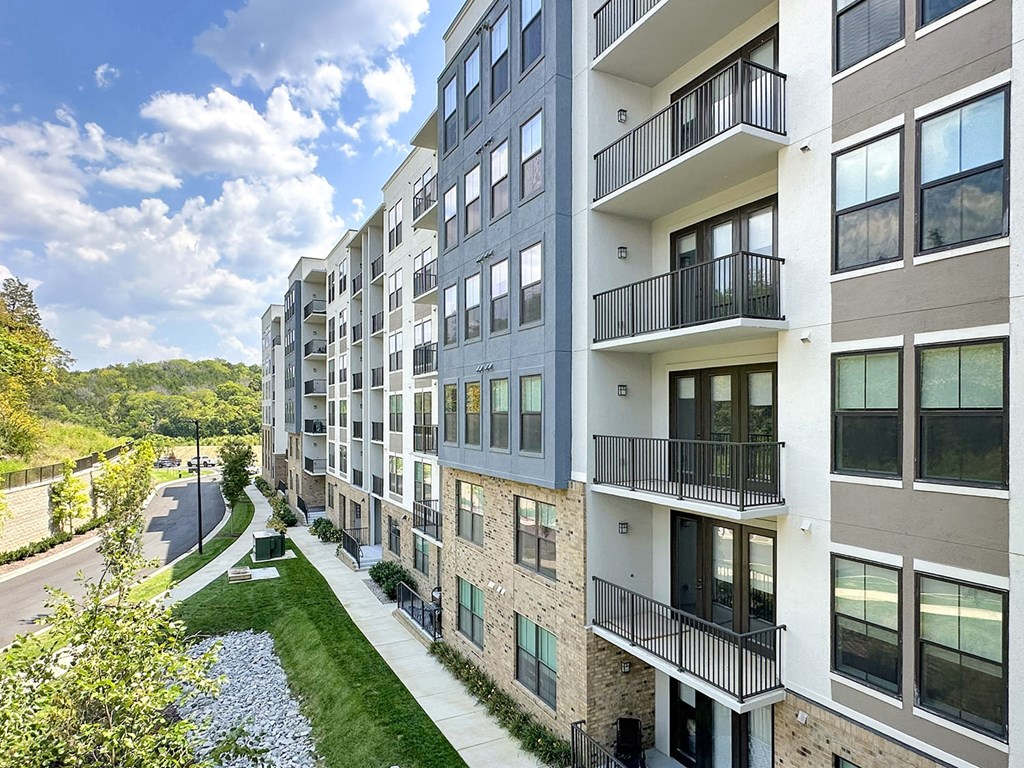 Large patios/balconies