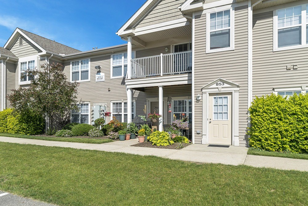 Cobblestone Court outdoor exterior