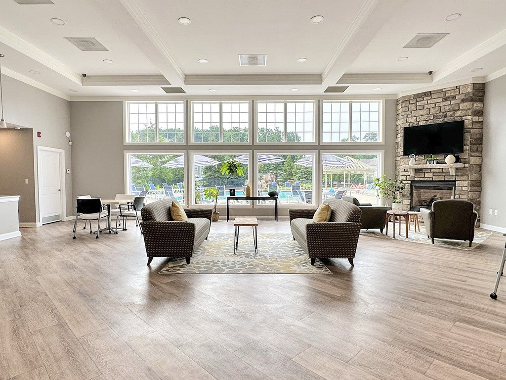 Clubhouse with fireplace, TV and WiFi