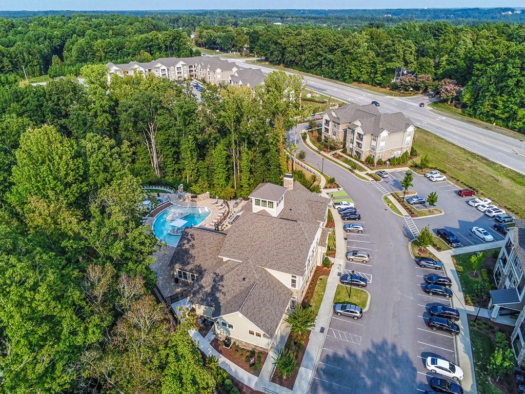 Ideally located near fine dining, shopping and entertainment