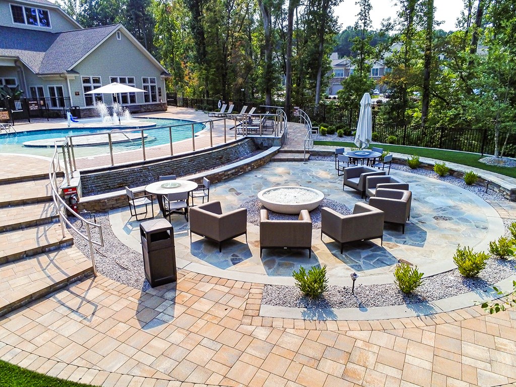 Outdoor lounge area with fire pit