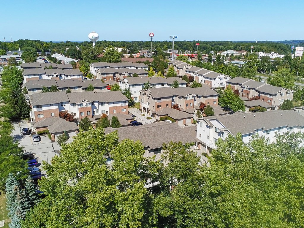 Lake County townhomes 25 minutes from downtown Cleveland