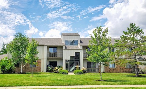 Close proximity to dining, recreation and shopping