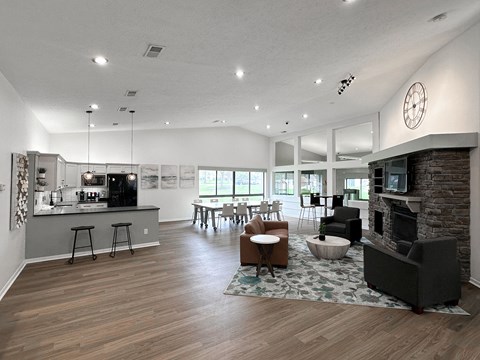 Spacious clubhouse with fireplace, TV, kitchen and WiFi