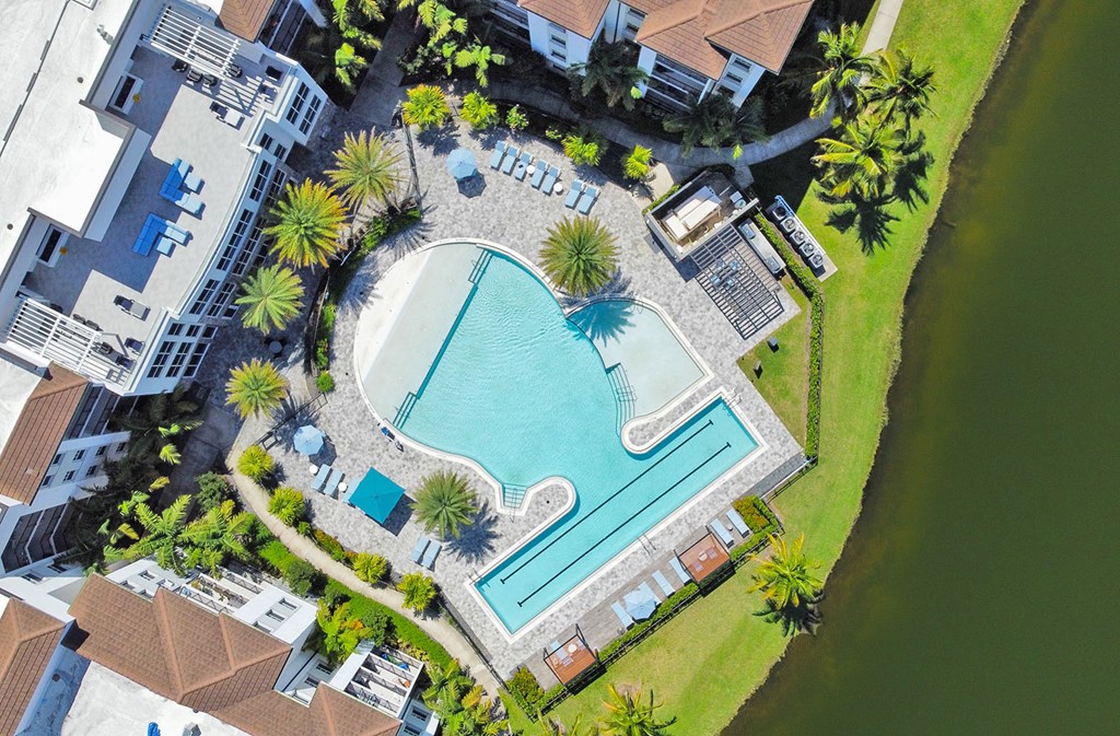 Heated saltwater pool with swim lane, cabanas, sun shelves and WiFi