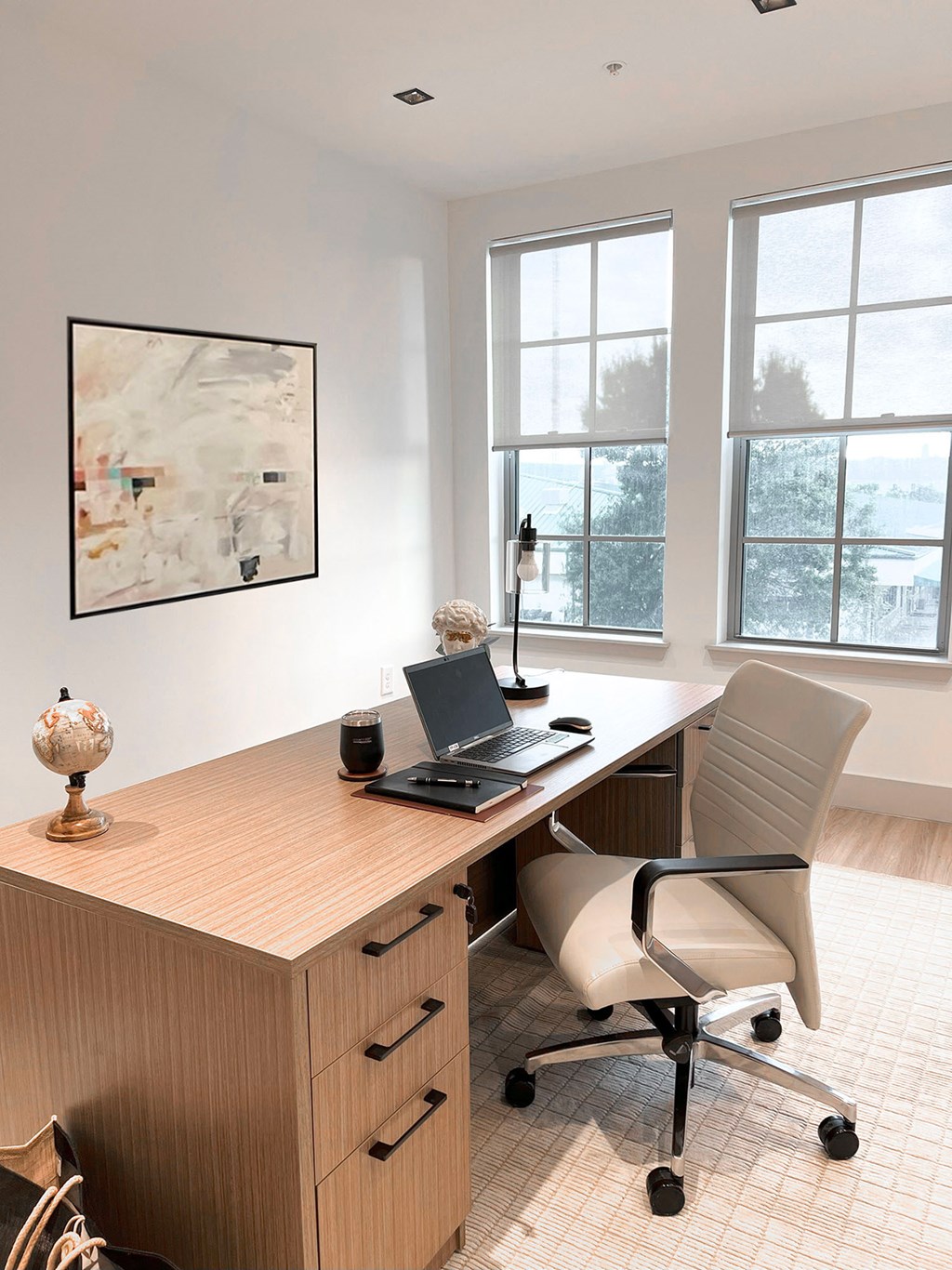 Rentable executive office