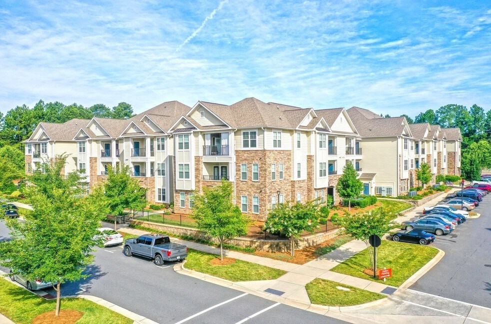 Located near fine dining, shopping, golfing and entertainment