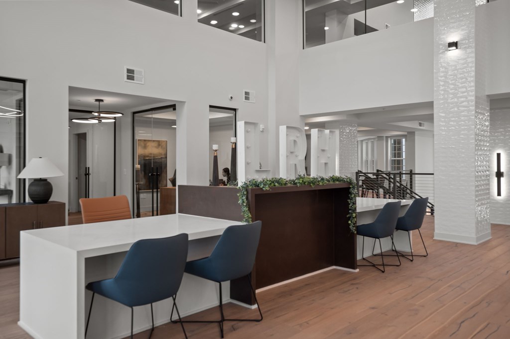 Leasing office & clubhouse