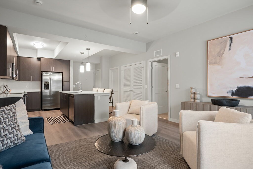 Spacious living room