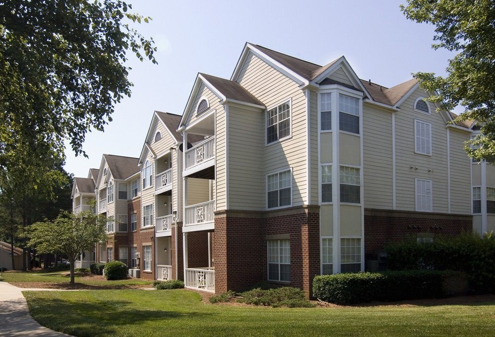 Legacy Arboretum Apartments exterior building