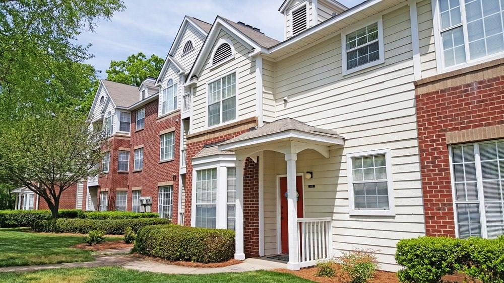 Tranquil, wooded setting