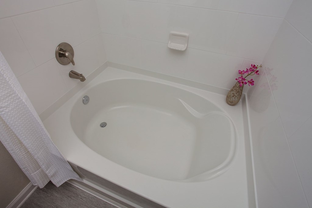 Garden soaking tubs
