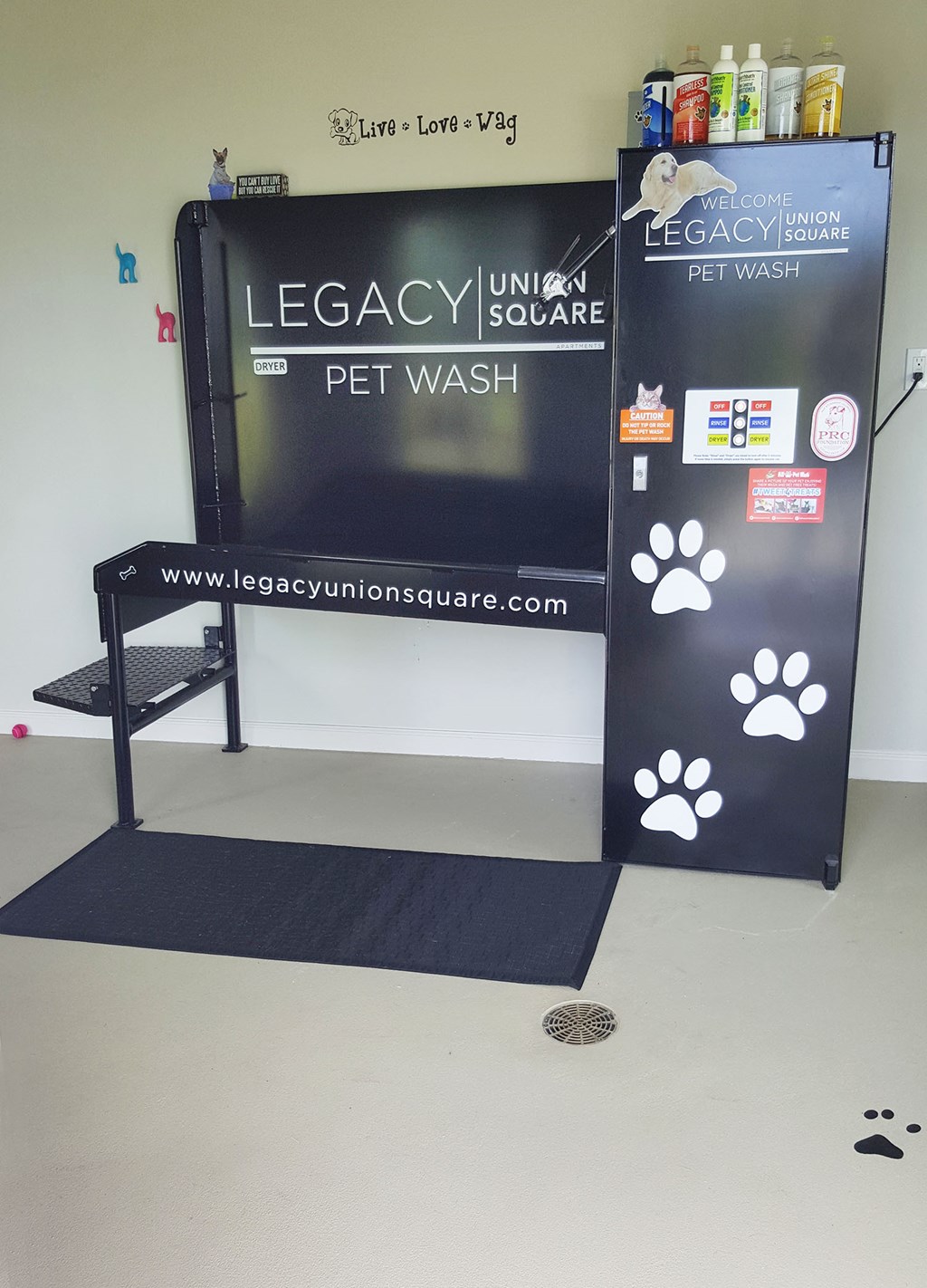 Pet-friendly apartments with pet spa and two dog parks