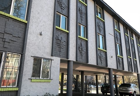 A building with Chinese characters on the side.