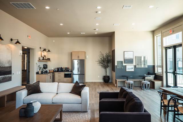 Studio apartment at Eastpark Apartment Homes in Salem, OR