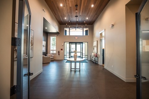 Large Lobby at Eastpark Apartment Homes, Oregon
