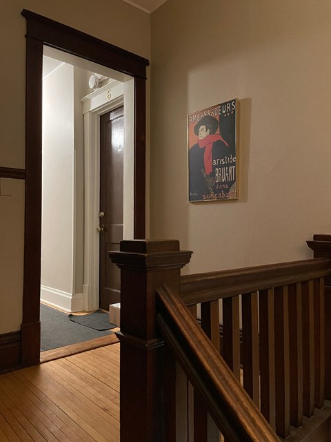 Attractive common hallway elements.