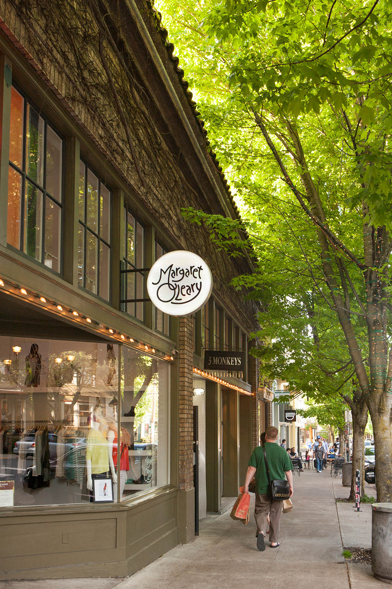 Shopping on NW 23rd is conveniently located near Portland Towers