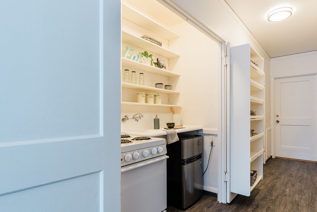 Efficient kitchen with space saving design