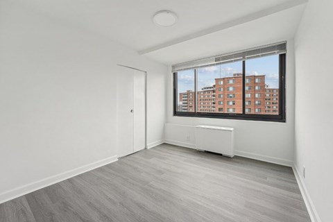A Spacious Room With City View Window at Ashlawn at Southern Towers, Alexandria, 22311