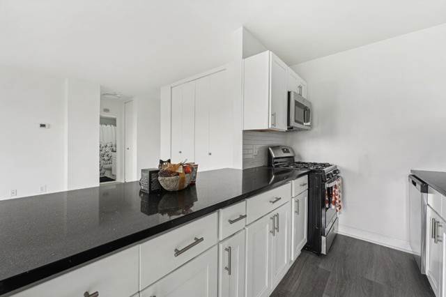 Studio apartment at Ashlawn At Southern Towers Apartments in Alexandria, VA