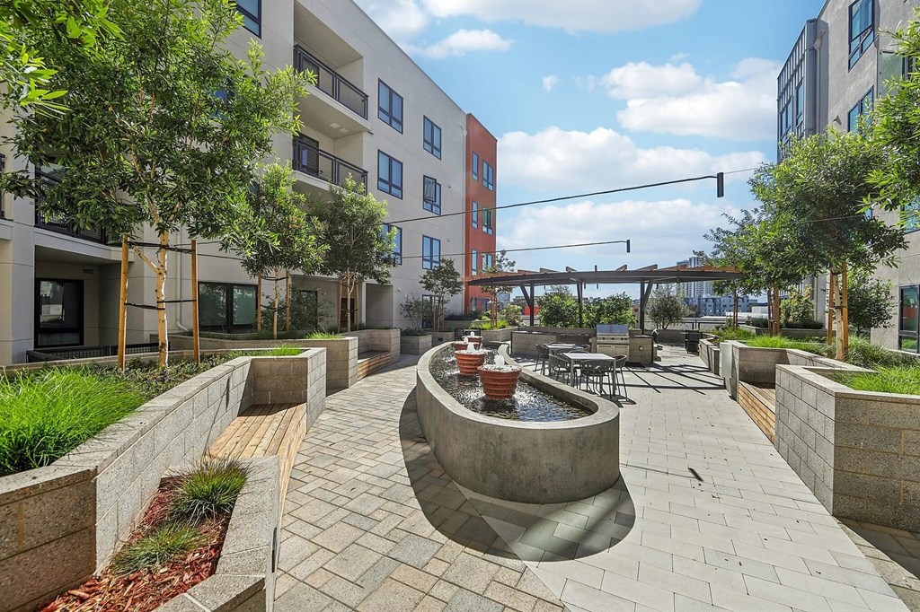 Amazing Outdoor Spaces at Bayview Apartments, Emeryville