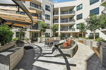 Picnic area with ample of seating arrangement at Bayview Apartments, California, 94608