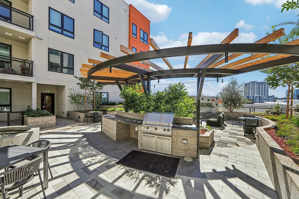 Picnic area with BBQ at Bayview Apartments, Emeryville, California