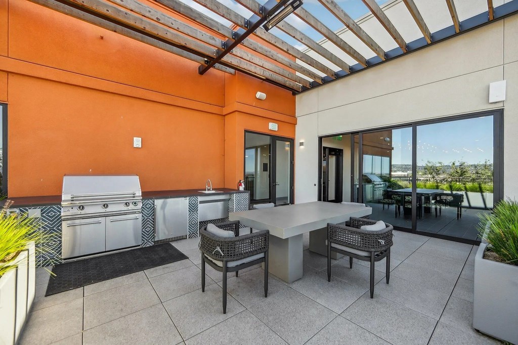 BBQ at Bayview Apartments, Emeryville, California, 94608