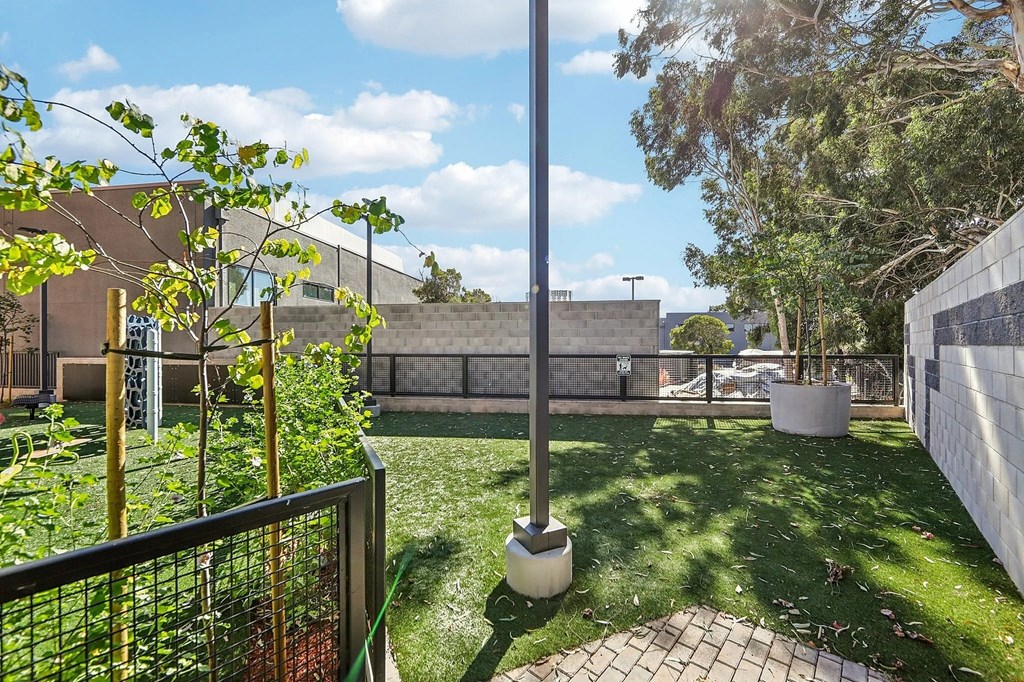 Lawn at Bayview Apartments, Emeryville