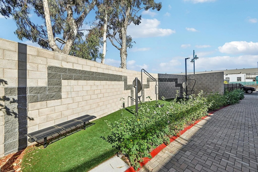 Seating area in sunlight at Bayview Apartments, Emeryville, California, 94608