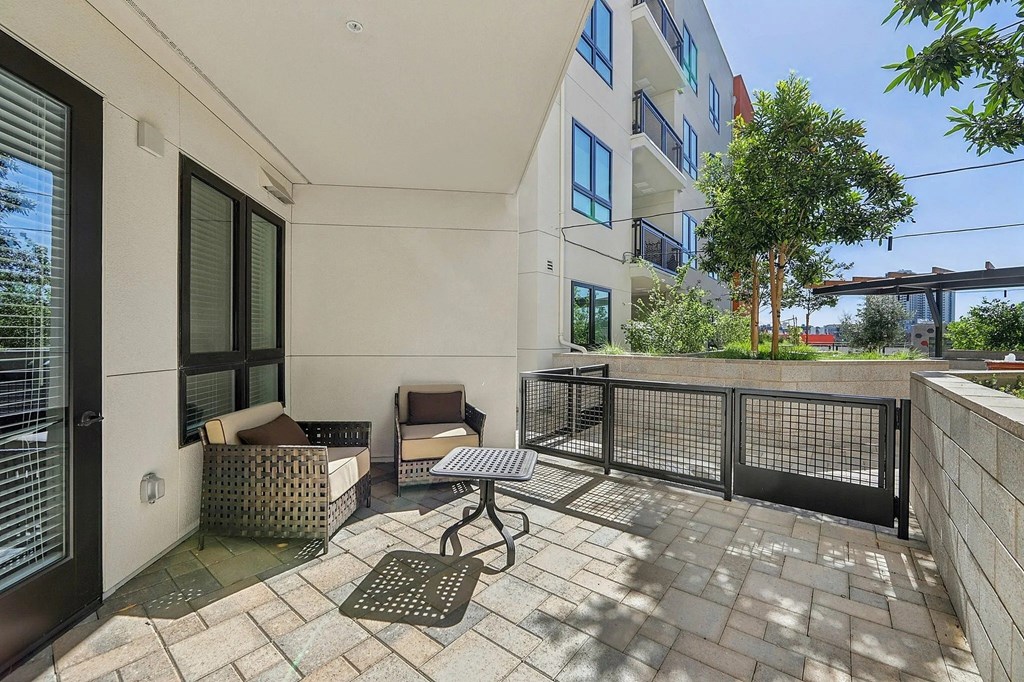 Patio at Bayview Apartments, Emeryville, CA