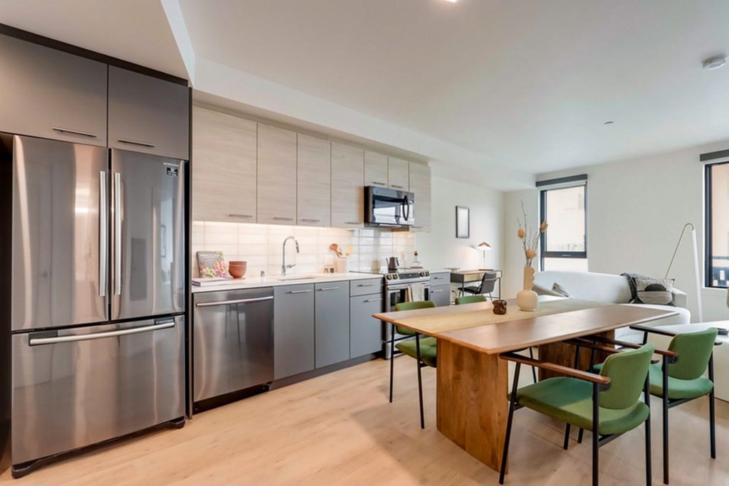 Eat In Kitchen at Channel House, California