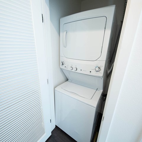 7141 Santa Monica Blvd Studio-2 Beds Apartment for Rent