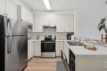 Well equipped kitchen at Parkview Living Apartments, Los Angeles, 90026