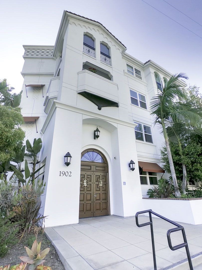 Front door of the property building at Parkview Living Apartments, Los Angeles, CA