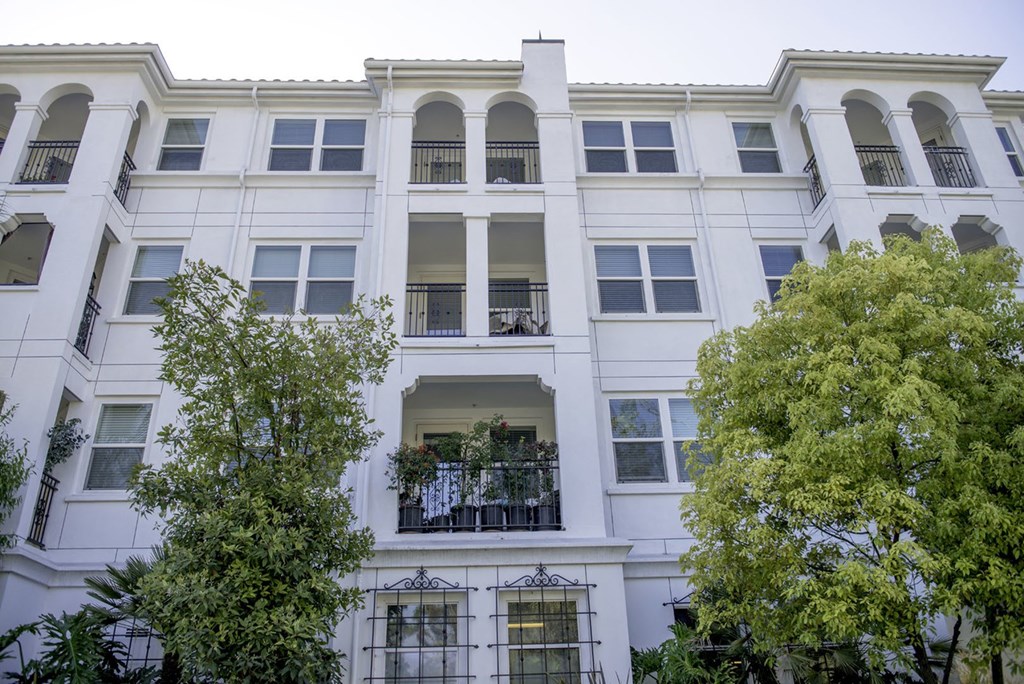 Exterior at Parkview Living Apartments, Los Angeles, CA