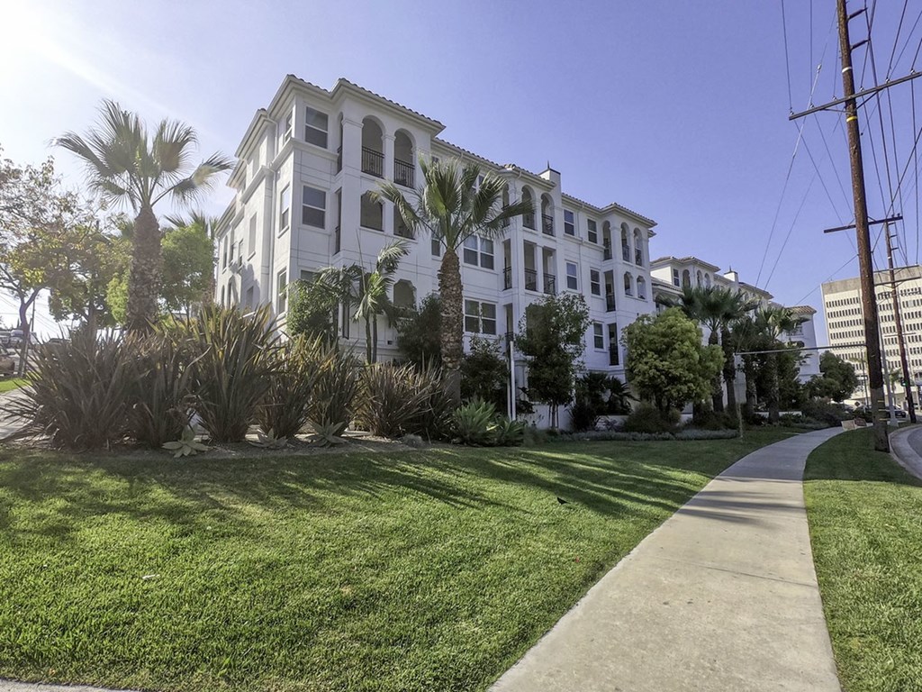 Exterior view of property at Parkview Living Apartments, California, 90026