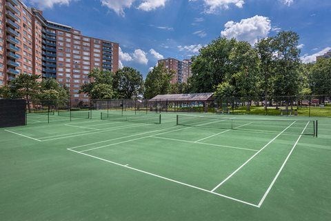 Tennis Court at Sherwood at Southern Towers, Virginia