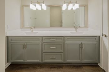 Spacious double vanities at Cambridge Apartments, Raleigh