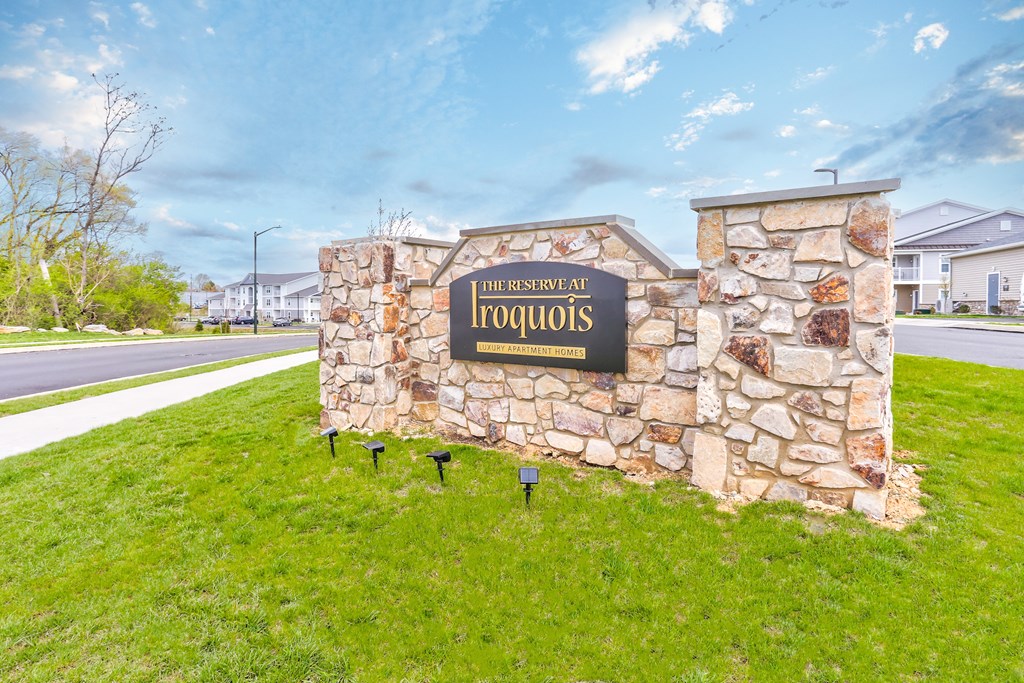 Reserve at Iroquois Sign