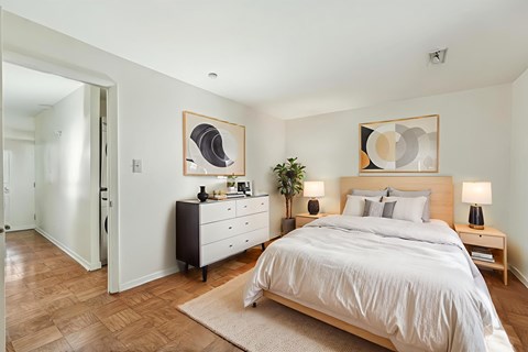 Bedroom at Cambridge Commons