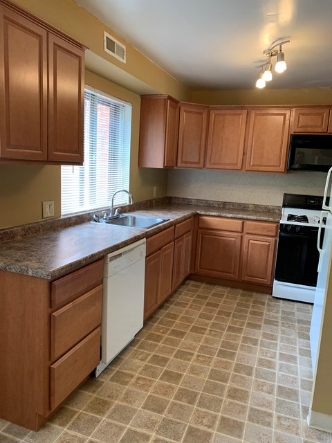 Large kitchen at Cambridge Commons Apartments in Wyomissing PA