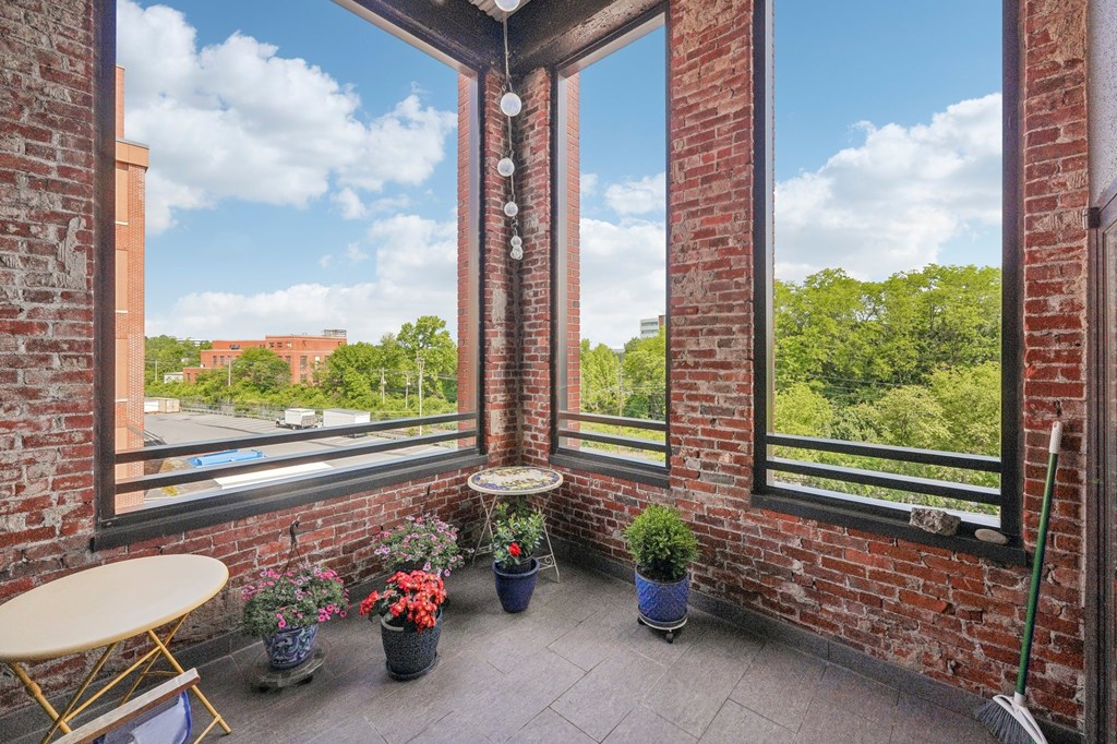 Sun Room at Lofts at Narrow