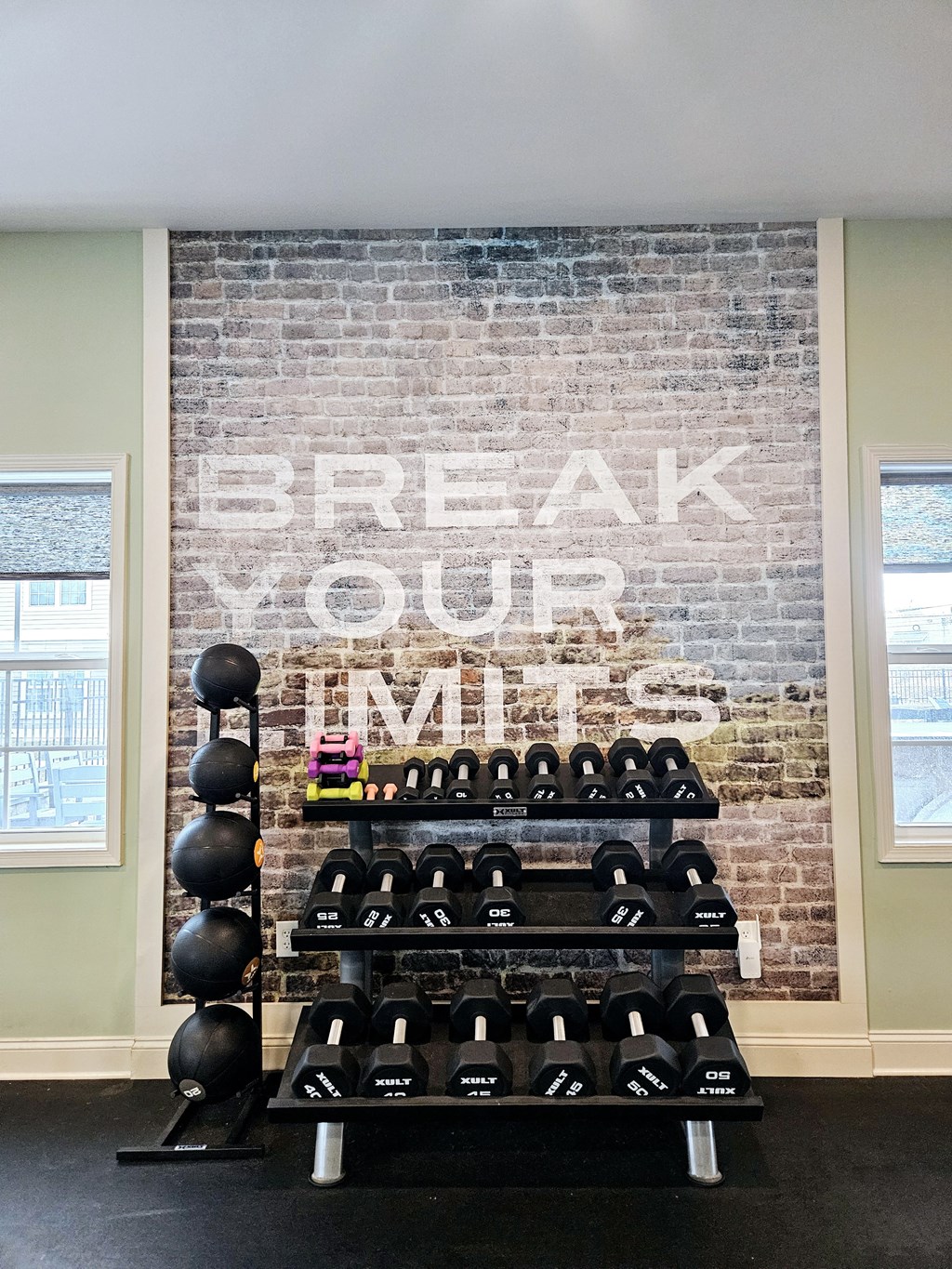 Free Weights  at The Reserve at Iroquois