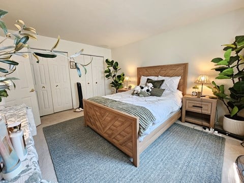 Bedroom at Springwood Gardens