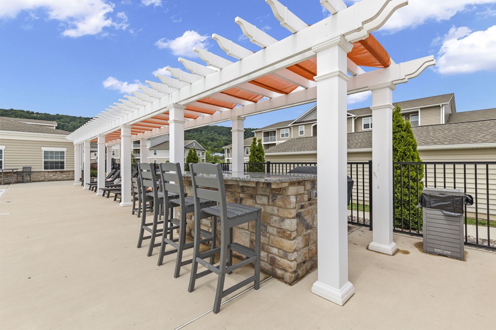 Outdoor Kitchenette at The Reserve at River's Edge